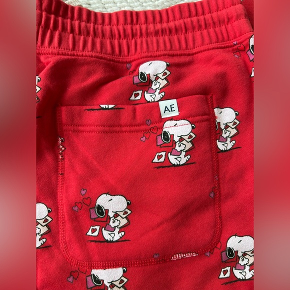 NWT American Eagle Red Love Snoopy Joggers sz Large - Picture 6 of 6